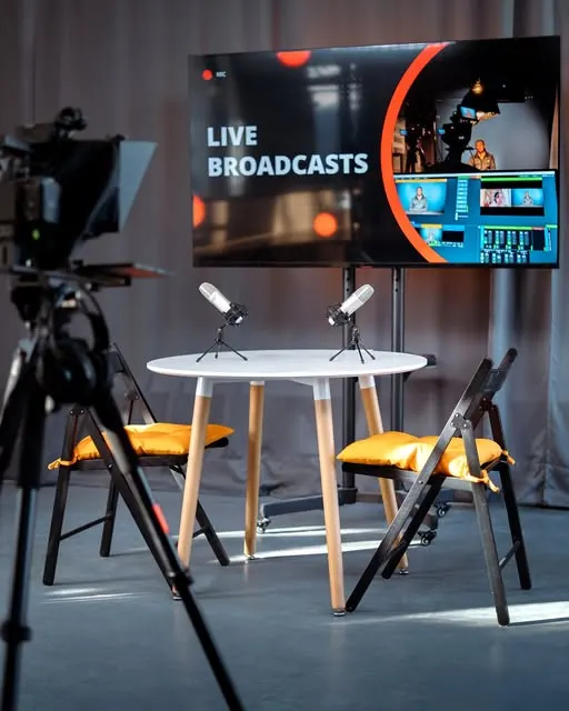 LIVE STUDIO live broadcast interview setup